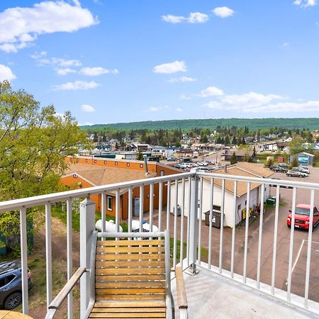 East Bay Suites Ґранд-Марей Екстер'єр фото