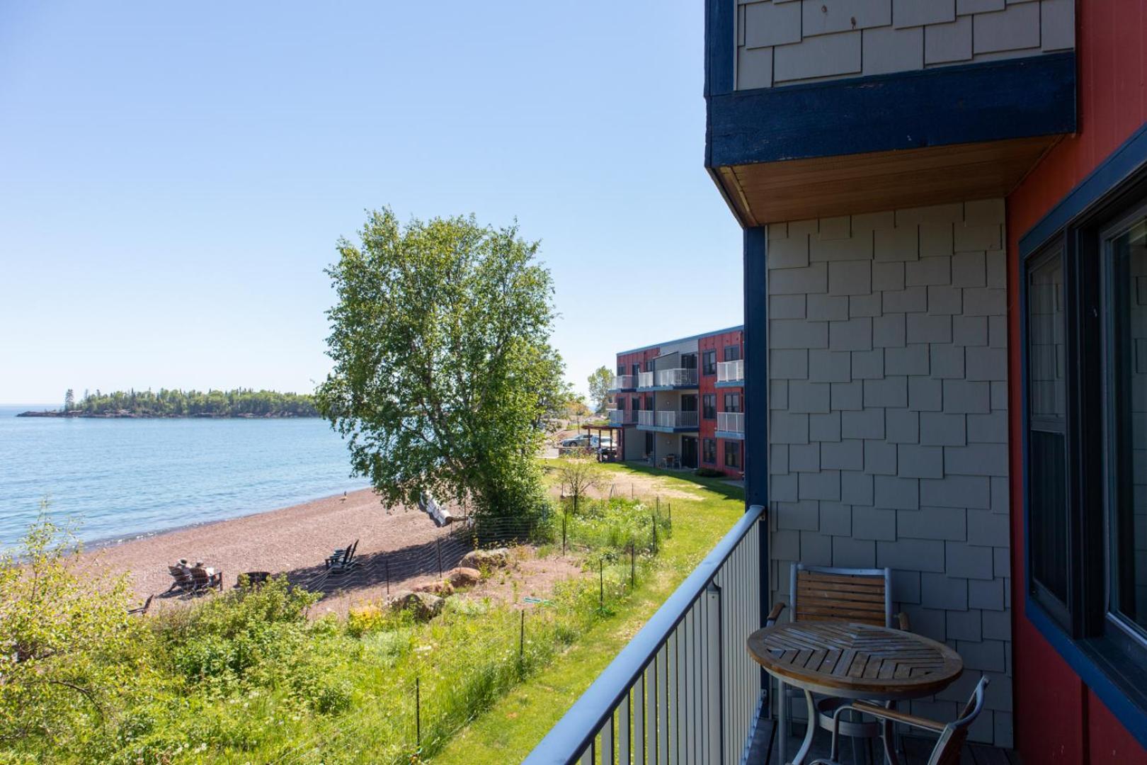 East Bay Suites Ґранд-Марей Екстер'єр фото