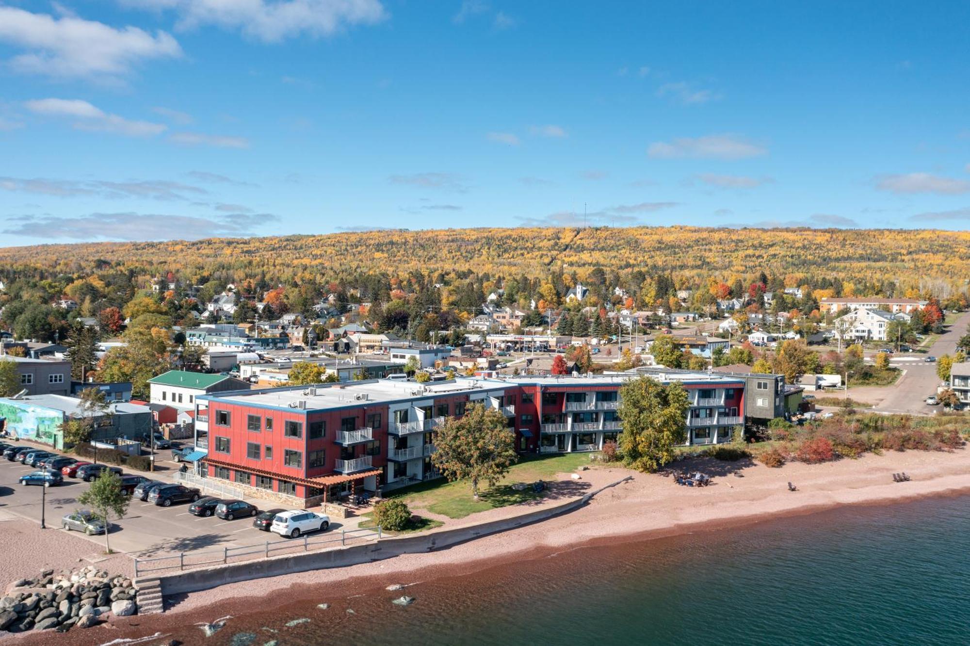 East Bay Suites Ґранд-Марей Екстер'єр фото